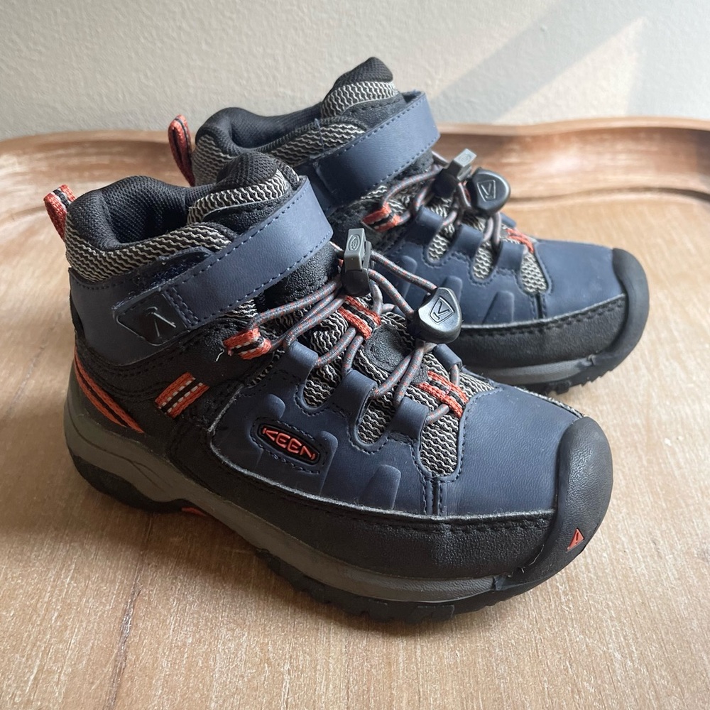 KEEN | Targhee | Little Kid Waterproof Hiking Boot | Size 9